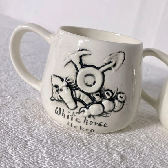 Vintage Handmade Cream Ceramic Whitehorse Yukon Mining Wolf Mugs x2 - Picture 8 of 12